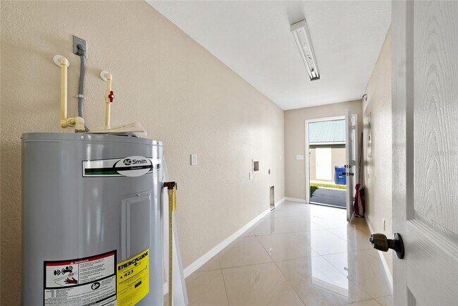 Building Photo - 311 Ave P NW