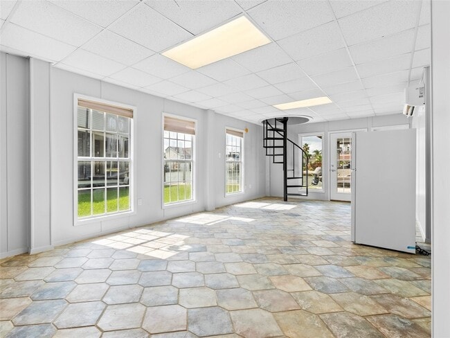 Building Photo - 1322 Oahu Dr