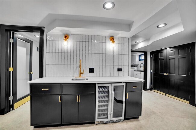 Building Photo - 4941 Montgomery Ave