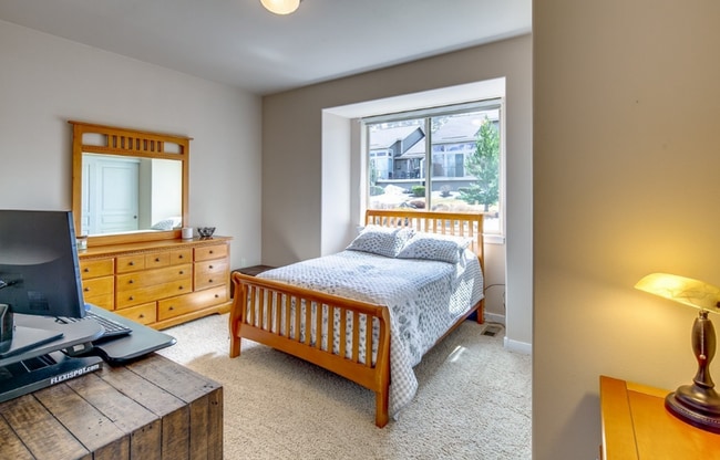 Building Photo - 2 Bed/2 Bath Single-Level Condo in Eagle C...