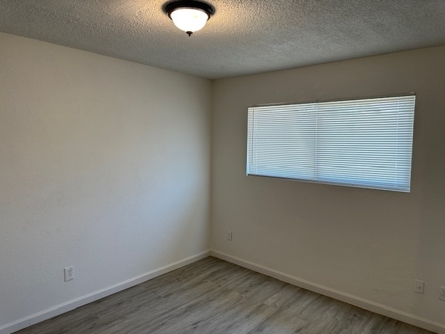 Building Photo - Modesto 2 Bedrooms 1 Bathroom Duplex