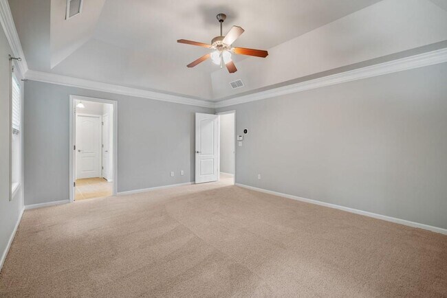 Building Photo - 3687 Vine Spgs