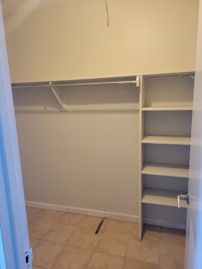 Large closet - 4600 S Four Mile Run Dr