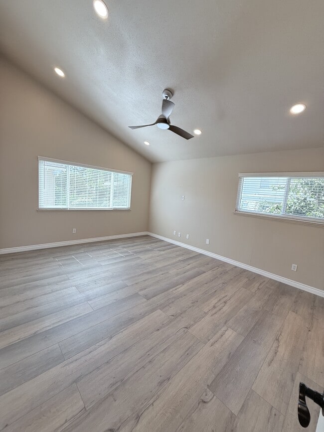 Building Photo - 435 Anacapa Cir