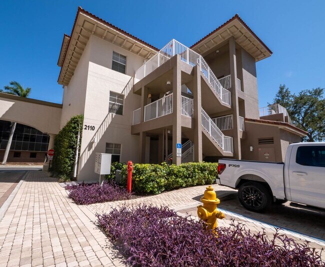 Building Photo - 2110 W 1st