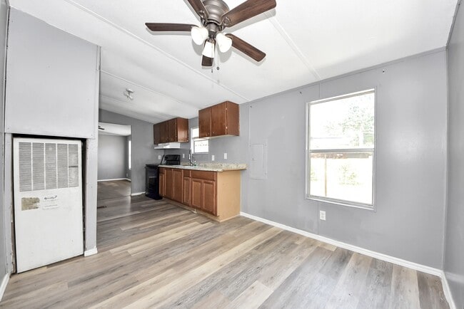 Building Photo - 14009 Rustic Ln