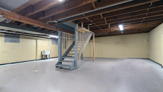 Building Photo - 2621 OAKRIDGE DR SW