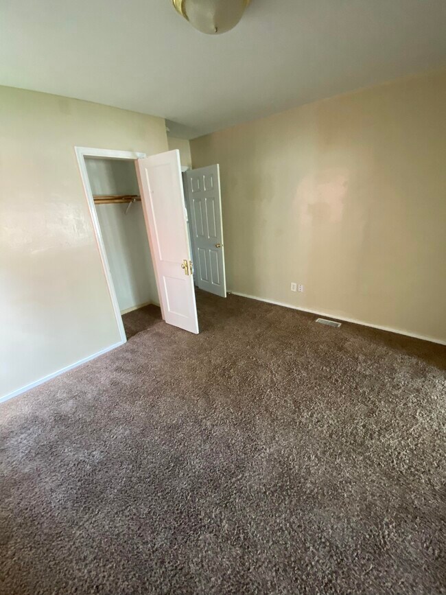 Building Photo - 720 3rd St N