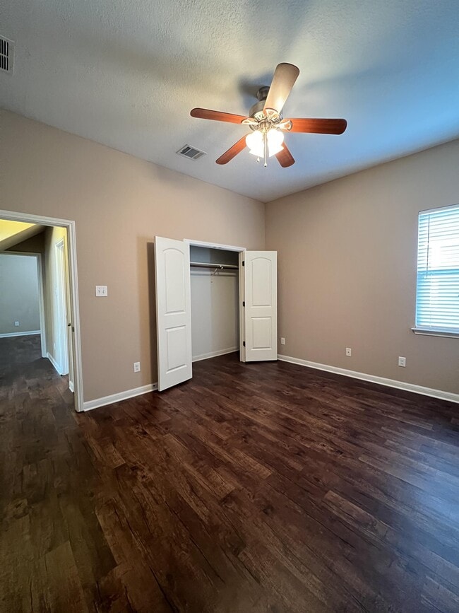 Building Photo - 25030 Buttermilk Ln