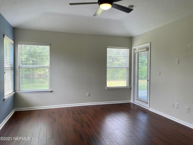 Building Photo - 400 Bayridge Ct