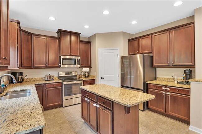 Building Photo - 207 Eddie Lewis Dr