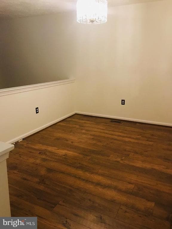 Building Photo - 2804 Pin Oak Ln