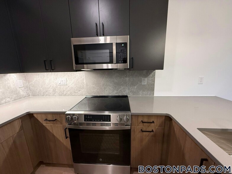 Building Photo - 199 Gardner St