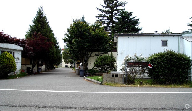 Building Photo - Lakewood Mobile Home Park