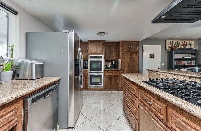 Building Photo - Beautiful Solar-Powered 4 Bedroom Home