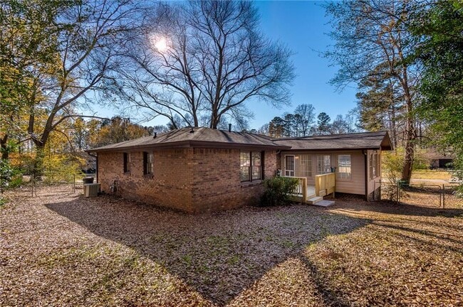 Building Photo - 905 Tanglewood Trail