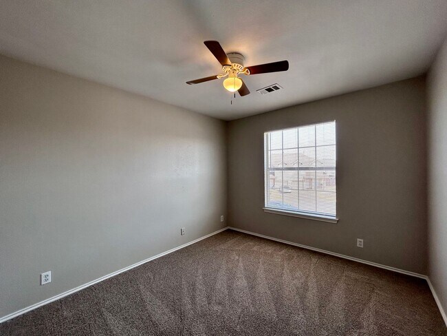 Building Photo - 2707 Westhampton Ct