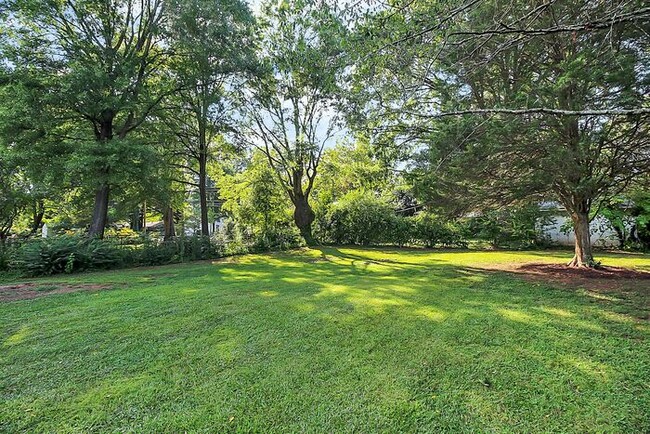 Building Photo - Charming 3BD/2BA Ranch in Selwyn Park!