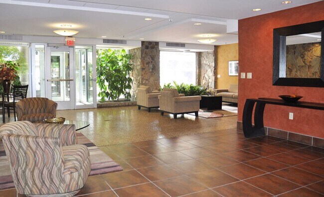 Building Photo - 1331 Park Ave SW