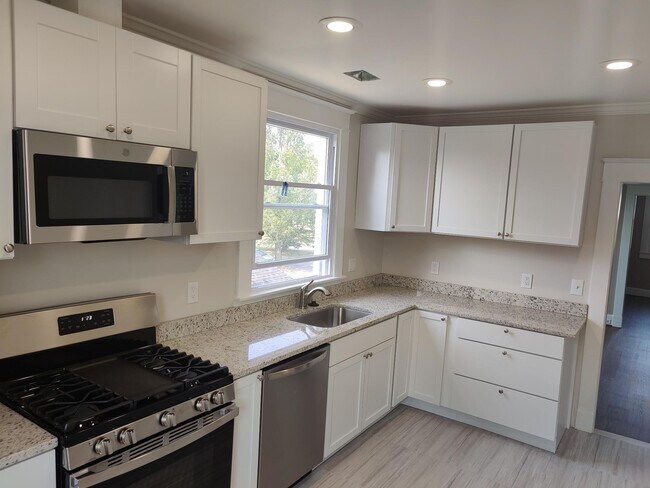 Kitchen 3 - 3405 Callaway Ave