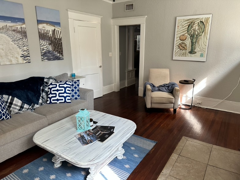 Building Photo - 2259 Post St