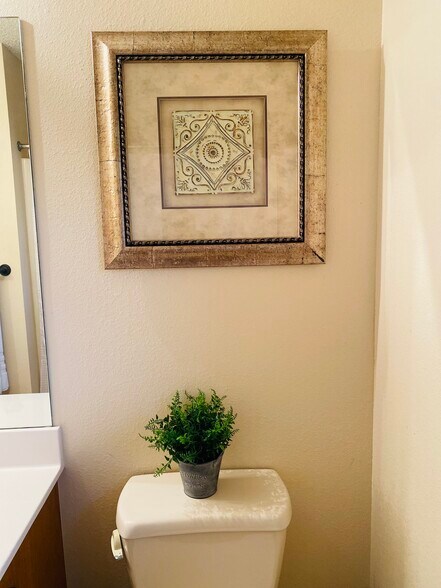 Building Photo - 104 Ivy Pl