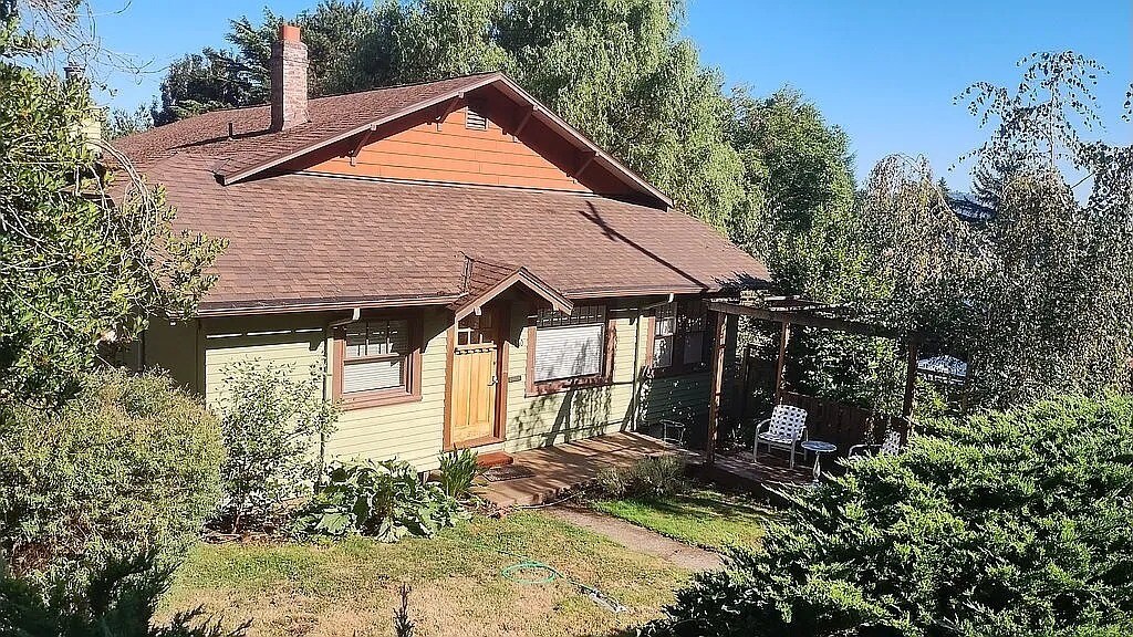 Building Photo - 1810 SE 72nd Ave