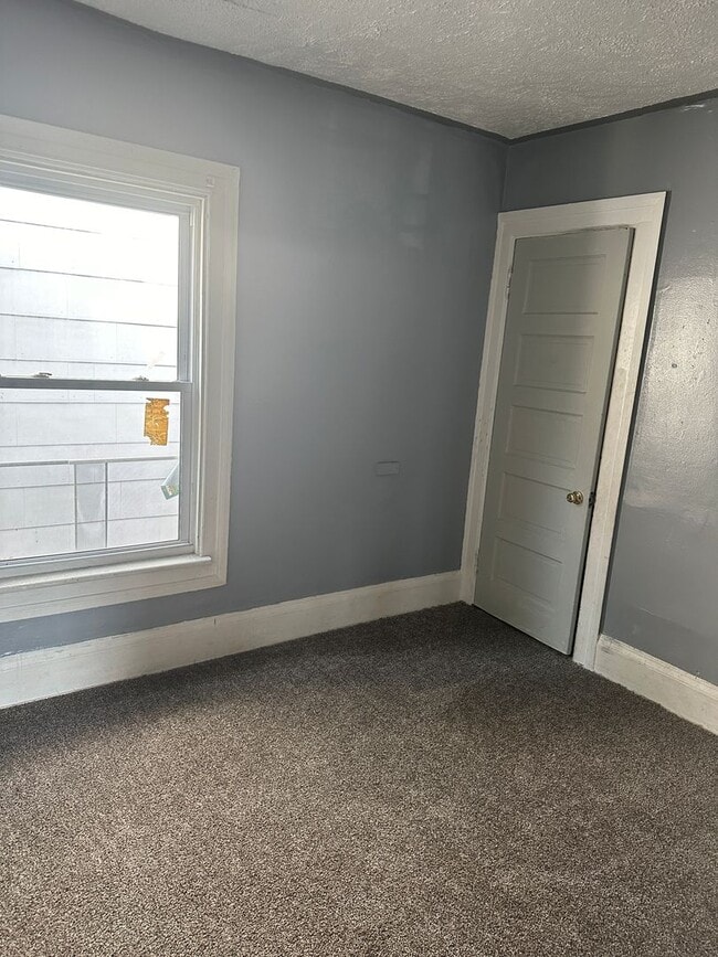 Building Photo - 1563 E 47th St