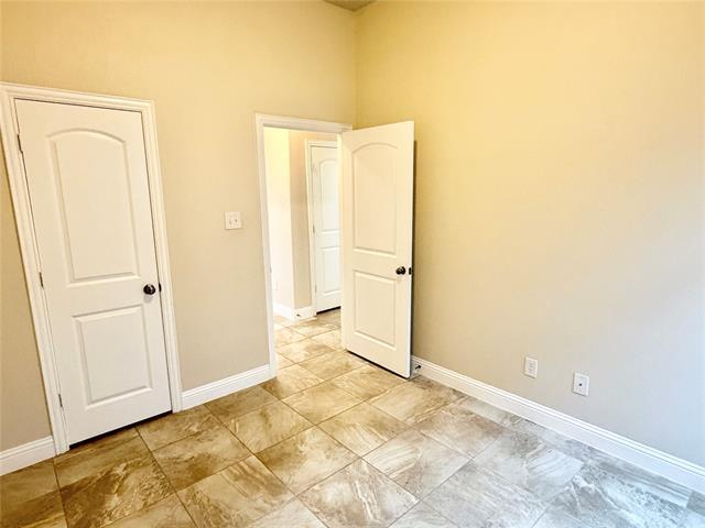 Building Photo - 1500 Grove Dr