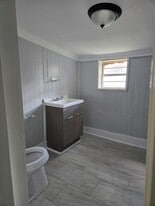 Building Photo - 5906 Hillsboro St