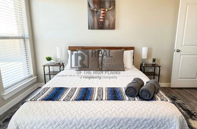 Building Photo - 7003 Athens St