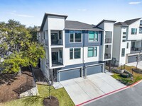 Building Photo - 2050 Lohmans Spur