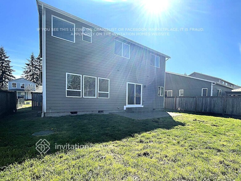 Building Photo - 2321 171st St E