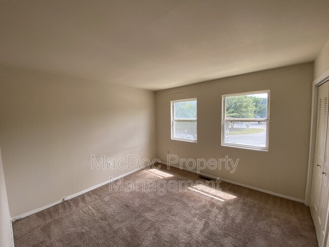 Building Photo - 729 Bellows Ave