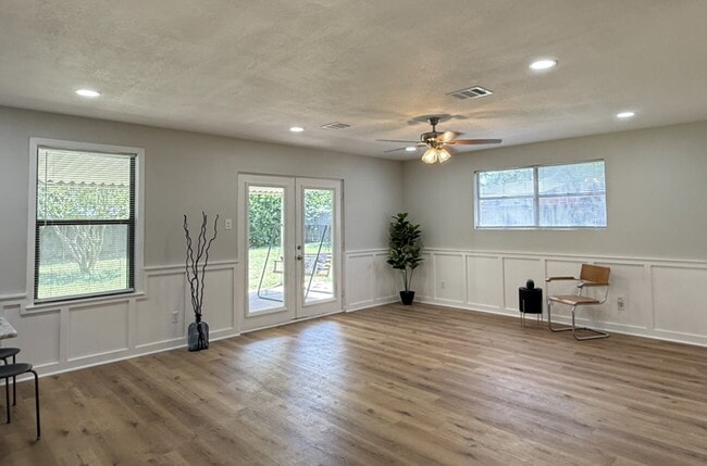 Building Photo - Where Classic Charm Meets Modern Comfort in Midway ISD