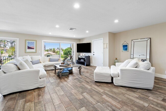 Building Photo - 4316 S Ocean Blvd