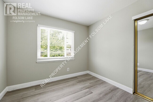 Building Photo - 619 Wales Dr