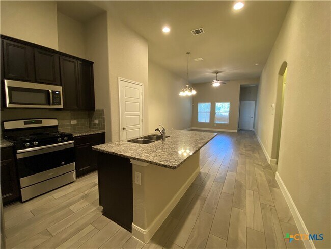 Building Photo - 1219 FM306