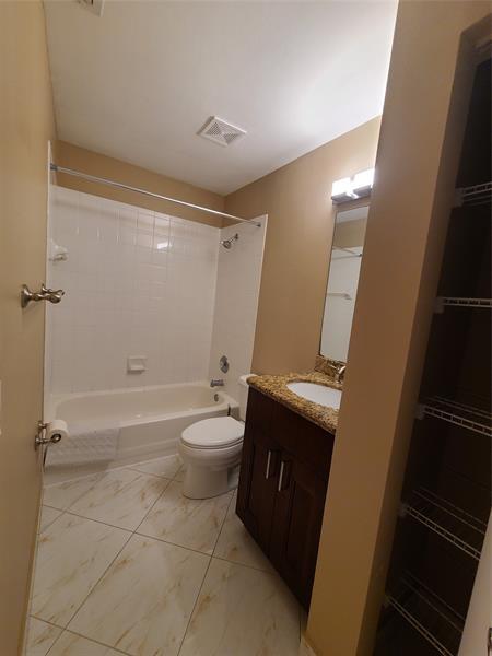 Building Photo - 1427 SW 48th Terrace