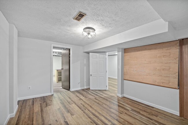 Building Photo - PLEASANT RUN - Well cared for 3 bed ranch ...