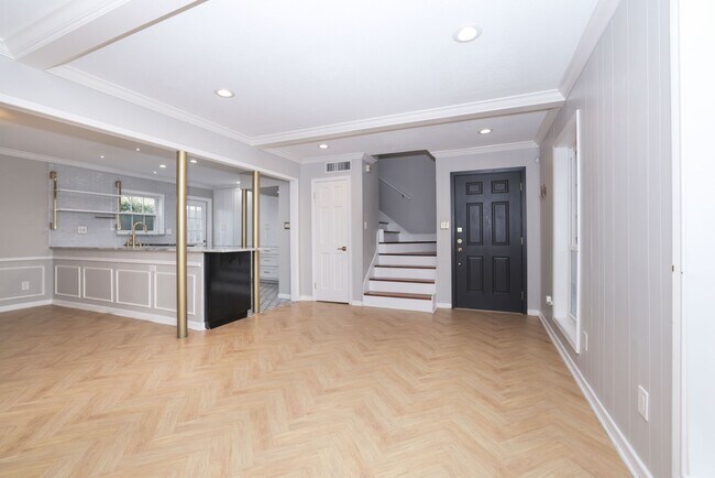 Building Photo - 2209 Nantucket Dr