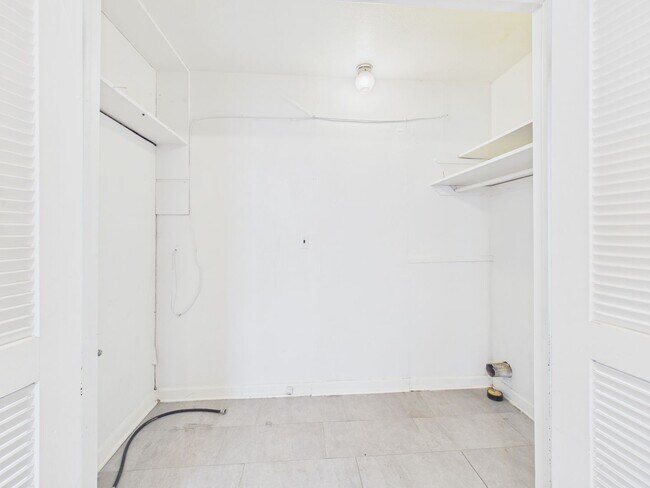 Building Photo - 4308 S Jackson St