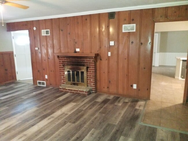 Building Photo - Coming Soon! South KC SF