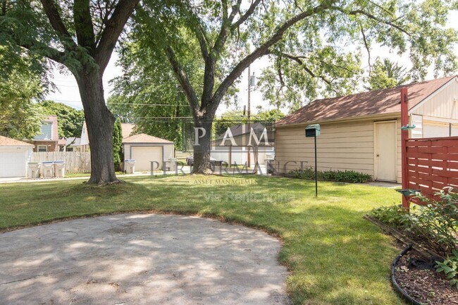 Building Photo - 3746 N 86th St