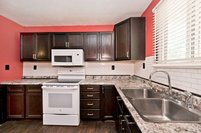 Building Photo - 269 N Vine St