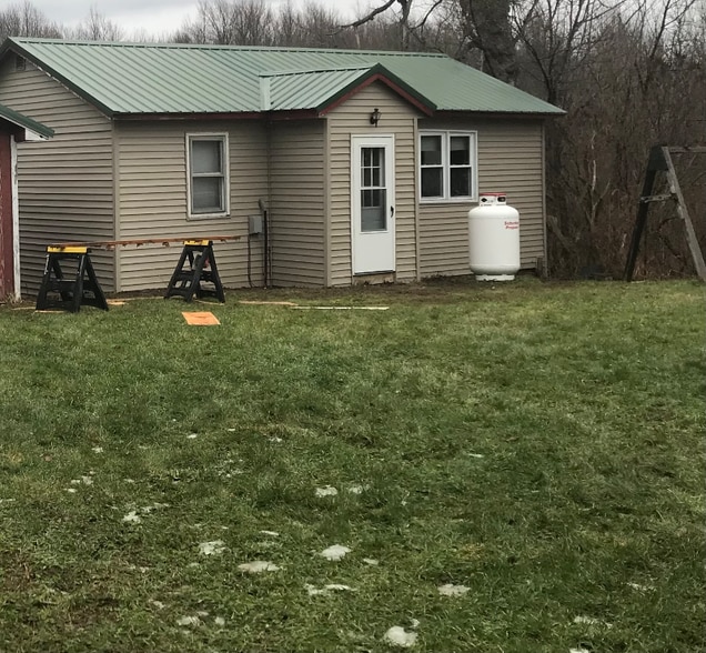 Primary Photo - 2490 NY 104