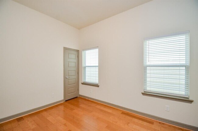 Building Photo - 5943 Kansas St