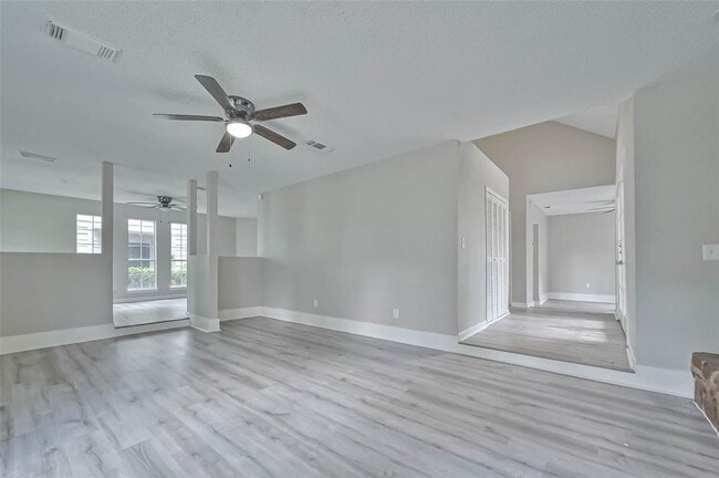 Building Photo - 17805 Villa Way Dr