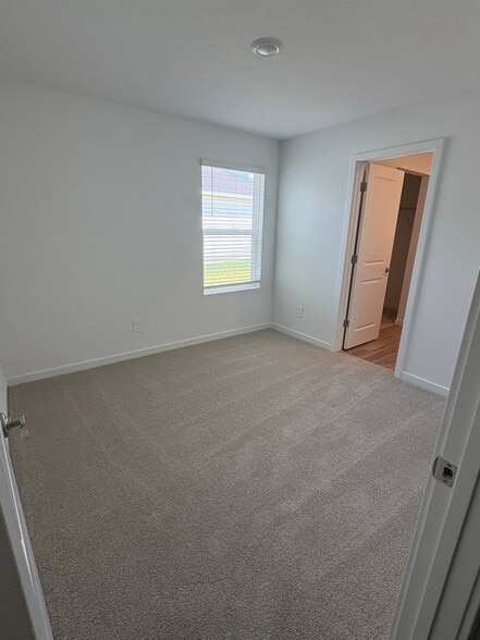 Building Photo - 74 Ararat Dr