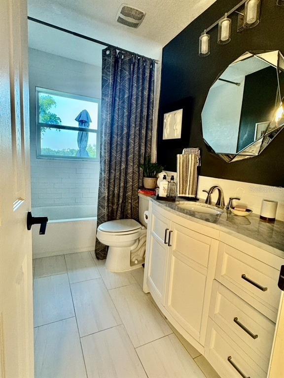 Building Photo - 1815 Barker Dr